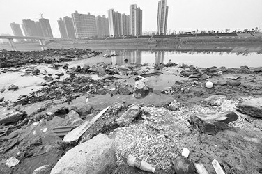 洗衣水、餐飲水、養(yǎng)殖尾水、泥漿水、醫(yī)療污泥…… 新版“水條例”“嚴(yán)管”這些污水